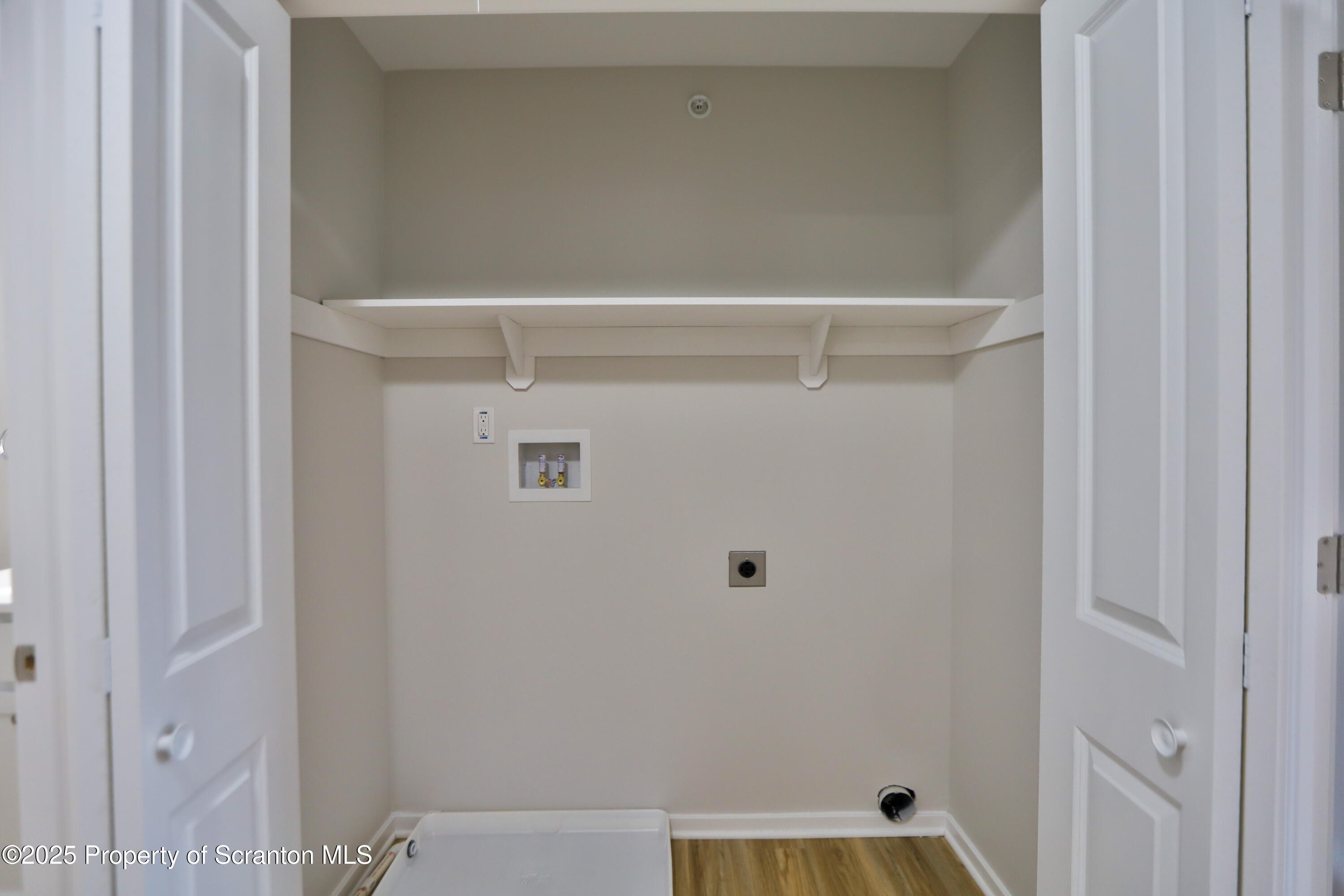 175 Bianca Way Old Forge, PA 18518 - Photo 16 of 28 Washer/Dryer Closet
