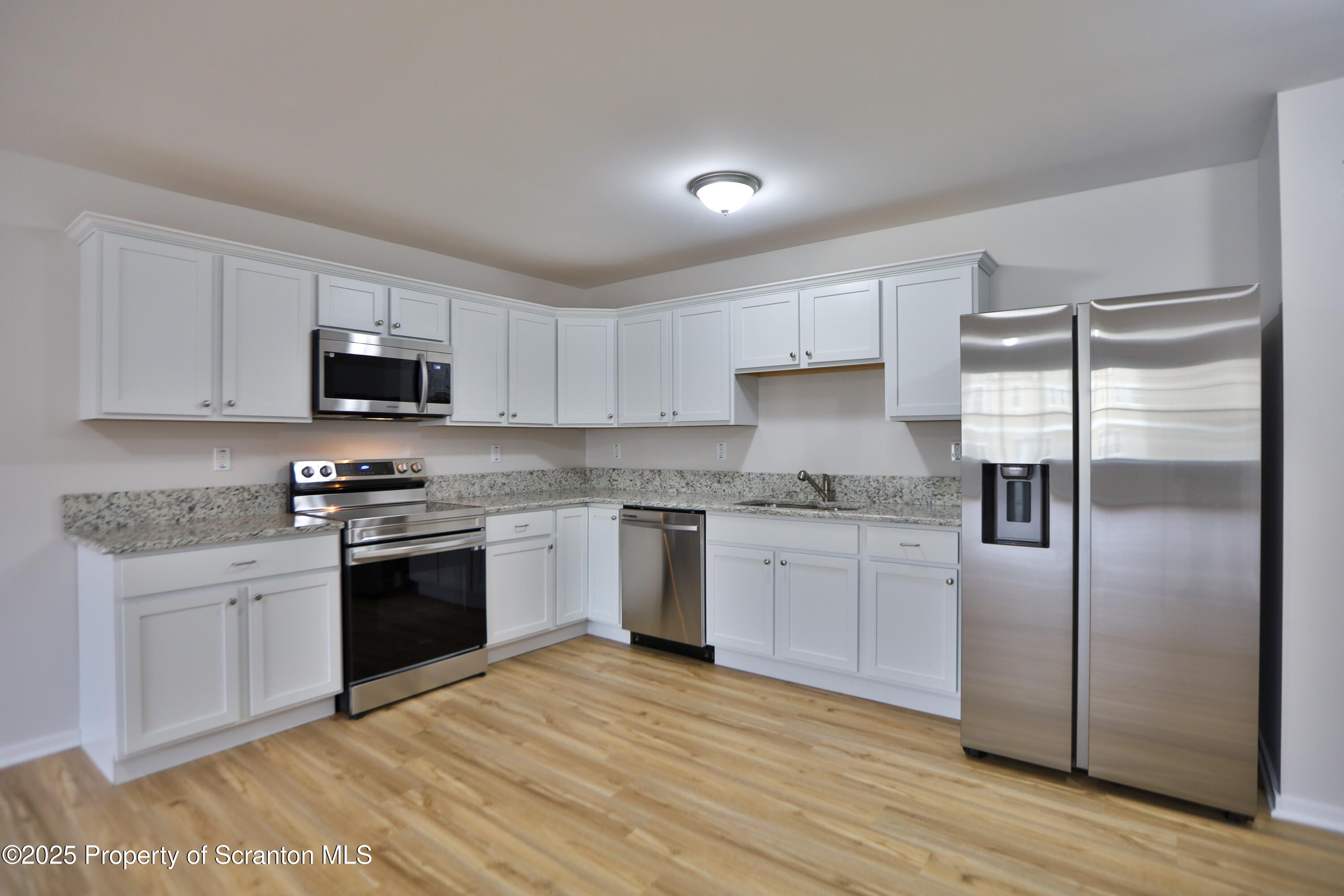 175 Bianca Way Old Forge, PA 18518 - Photo 8 of 28 Kitchen in White Shaker