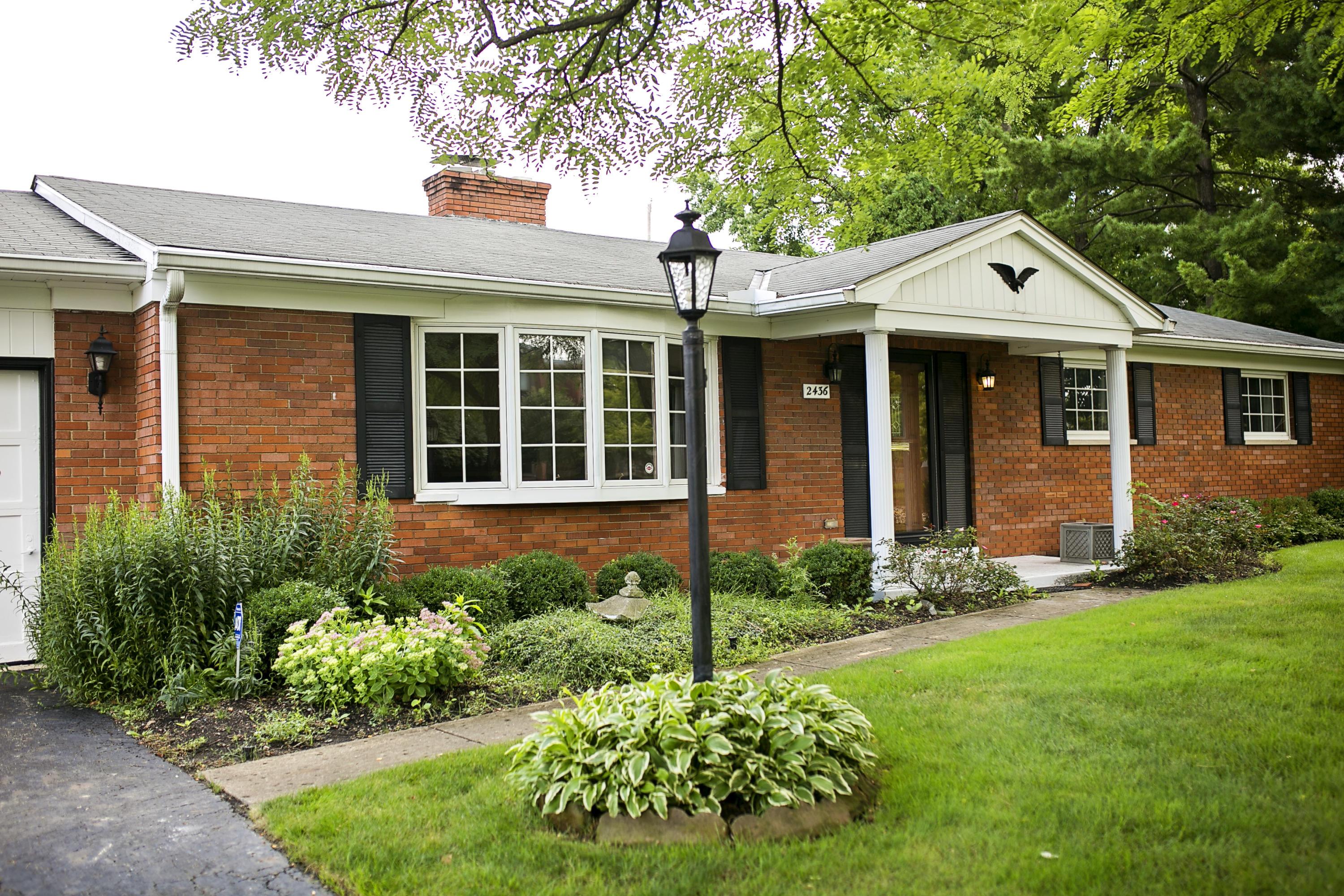 2436 Haviland Road Columbus, OH 43220 - Photo 2 of 29