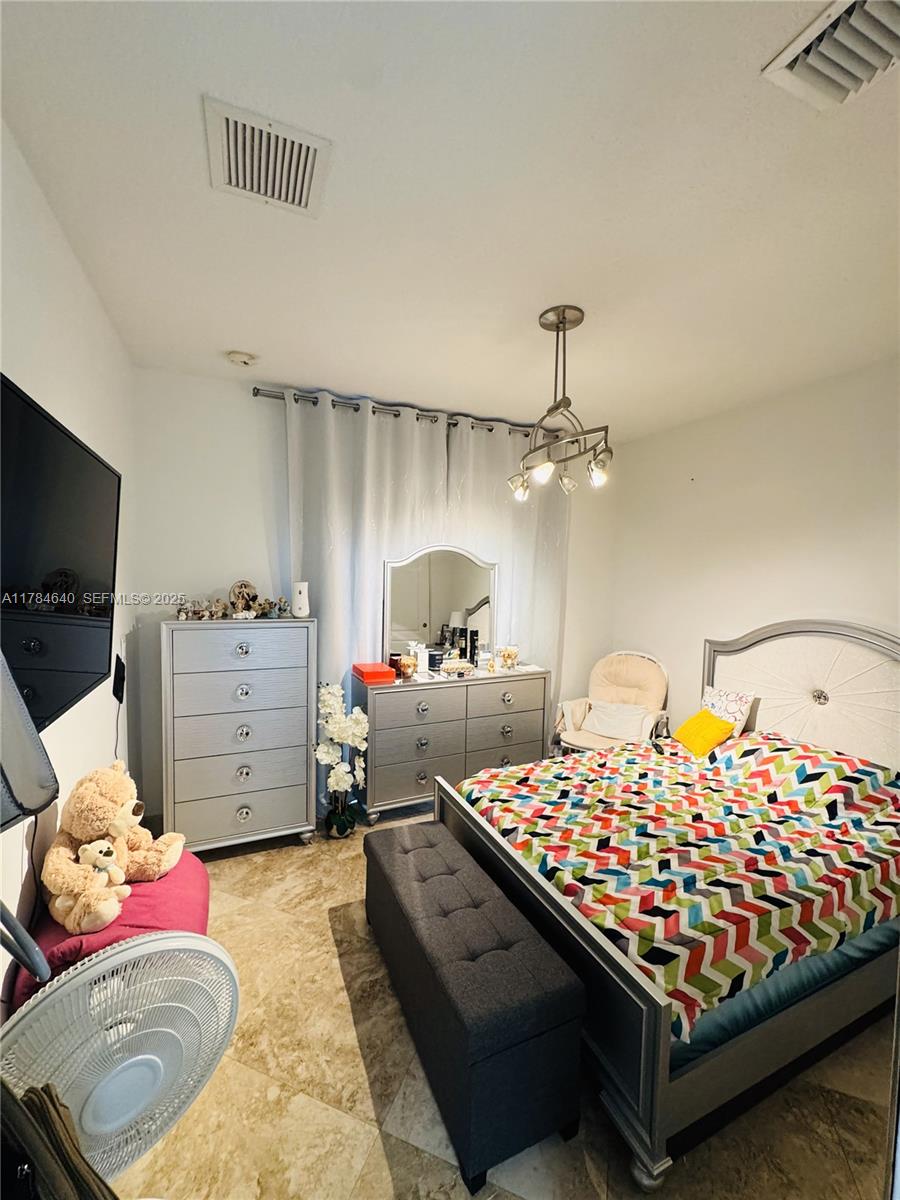 15641 Southwest 8th Lane Miami, FL 33194 - Photo 11 of 32