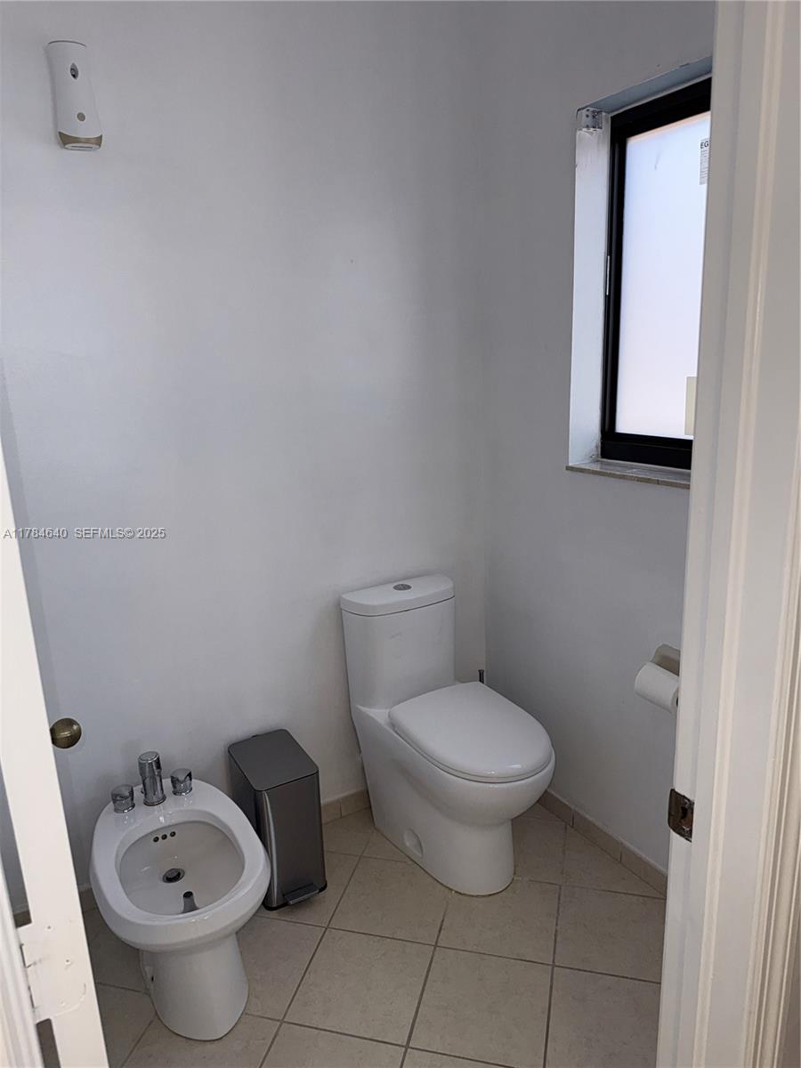 15641 Southwest 8th Lane Miami, FL 33194 - Photo 20 of 32