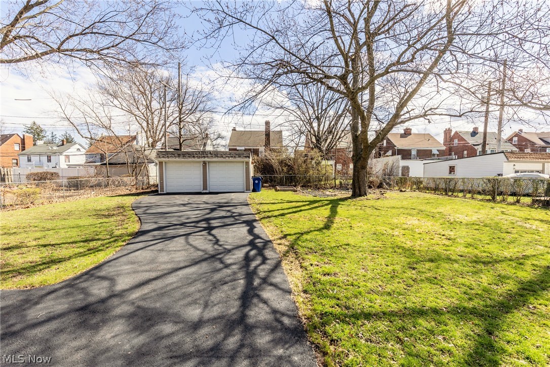 3023 Ripley Road Cleveland, OH 44120 - Photo 30 of 35