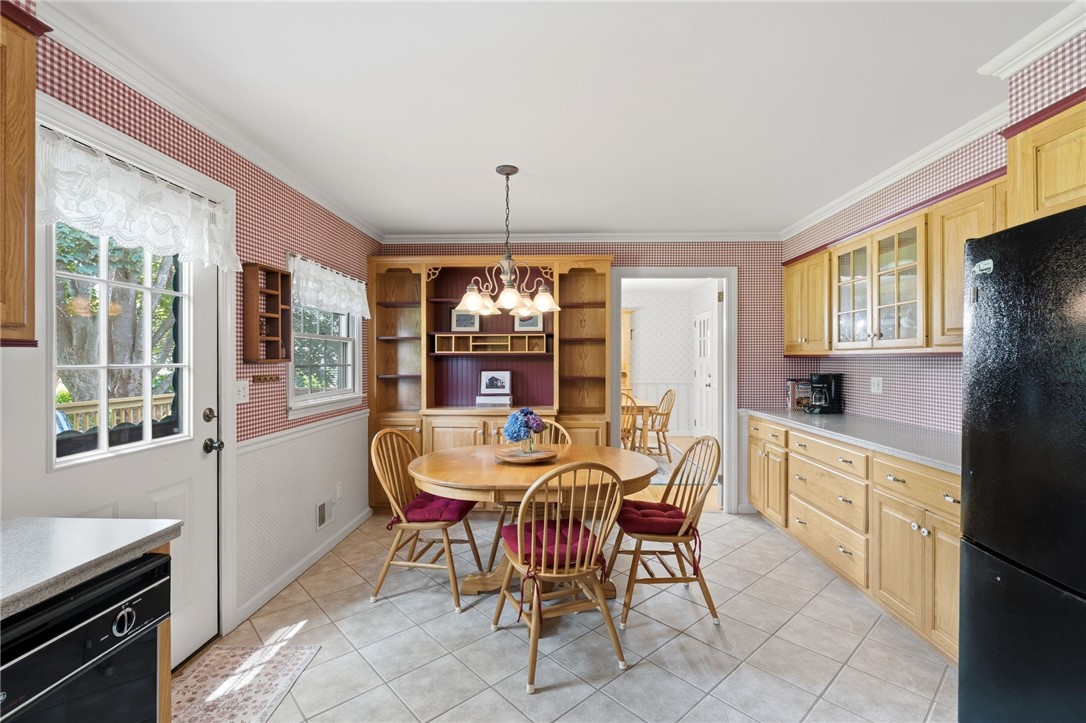 131 Taylor Road Portsmouth, RI 02871 - Photo 9 of 45