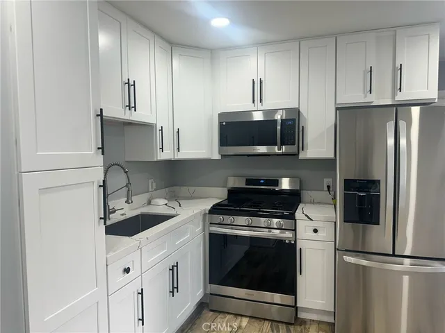 $2,400 | 620 Wilshire Place, Newbury Park, CA 91320