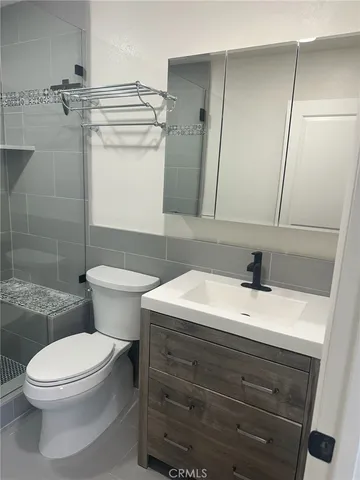 $2,400 | 620 Wilshire Place, Newbury Park, CA 91320