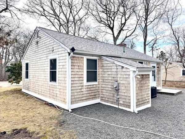 $459,900 | 73 Kings Way, Hyannis, MA 02601