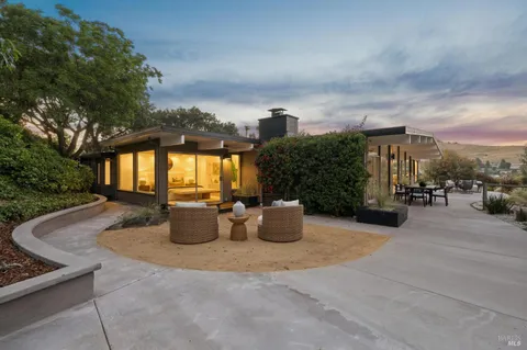 $2,595,000 | 748 Beechnut Court, San Rafael, CA 94903