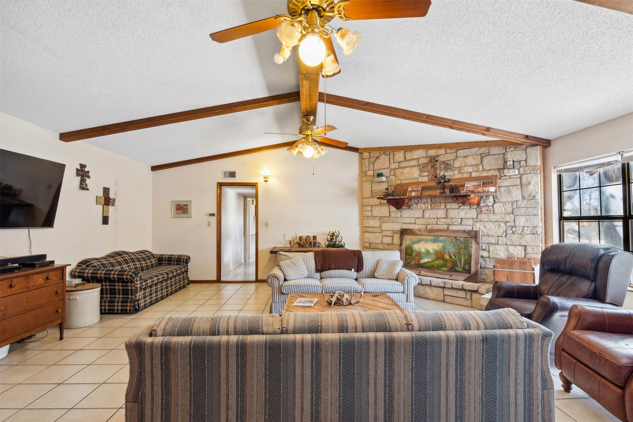 1473 County Road 411 Uvalde, TX 78801 - Photo 11 of 50