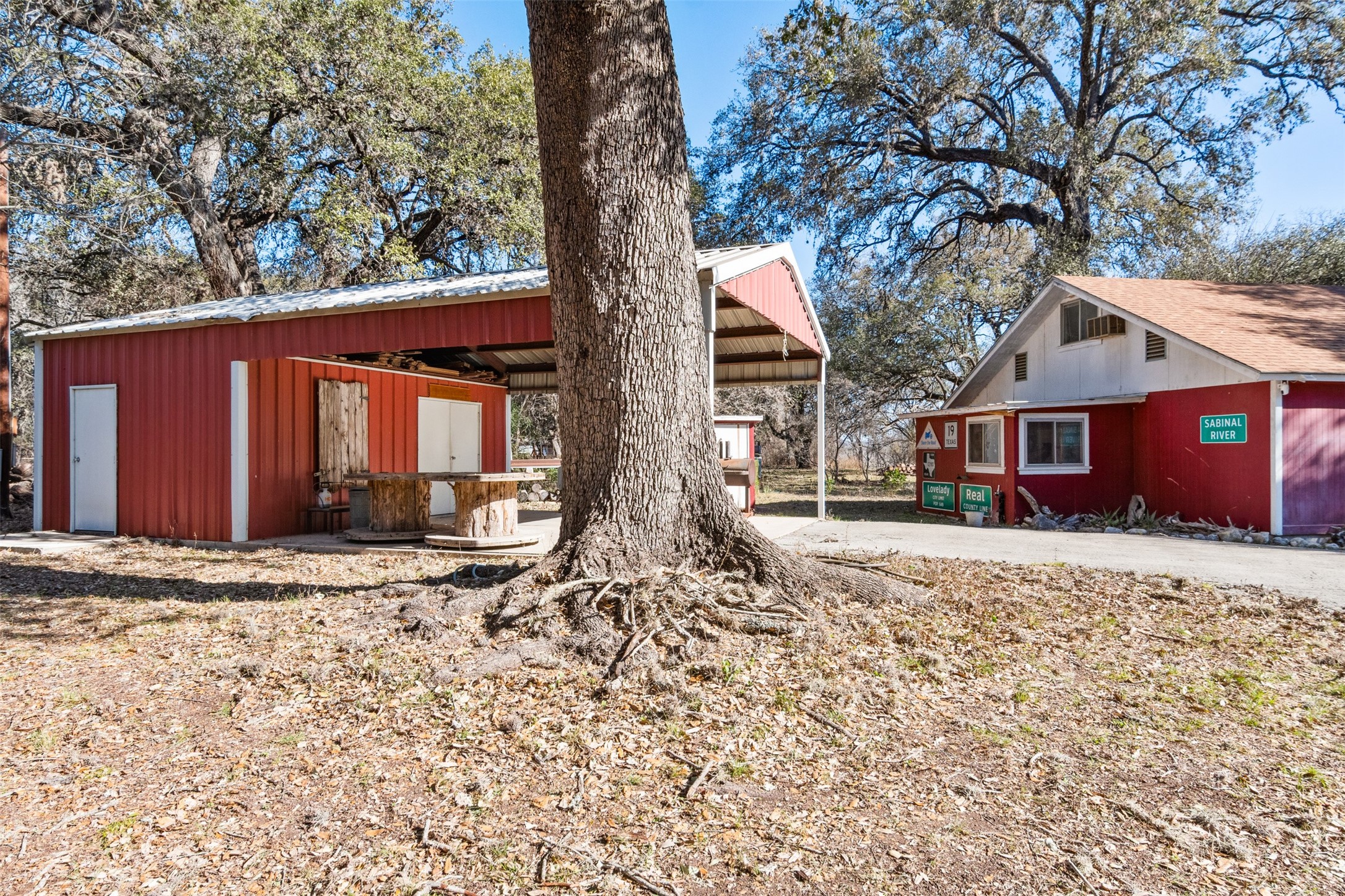 1473 County Road 411 Uvalde, TX 78801 - Photo 5 of 50