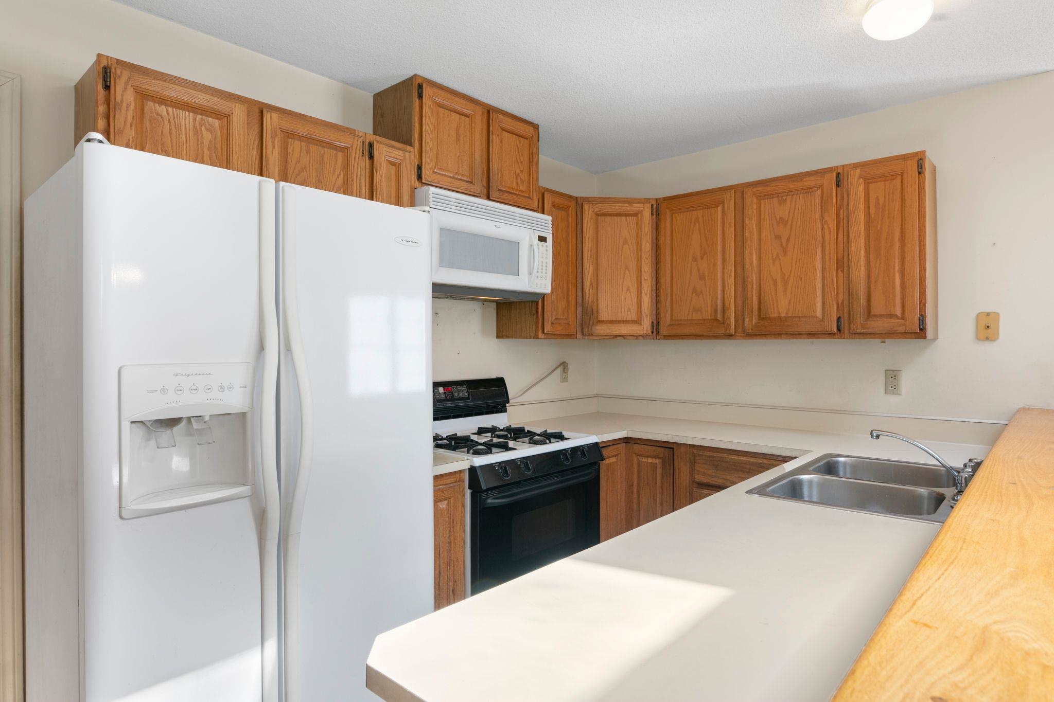 71 Whetstone Drive Brattleboro, VT 05301 - Photo 2 of 25