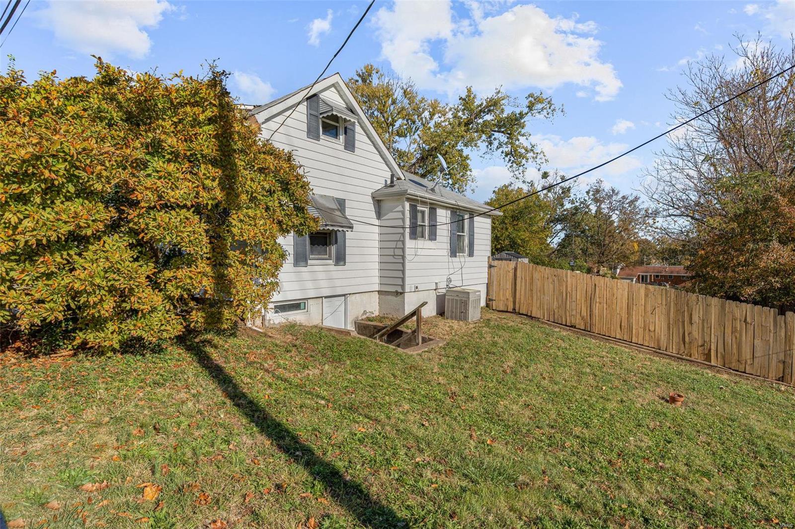 10910 Mueller Road St. Louis, MO 63123 - Photo 4 of 30 Gallery Image 4