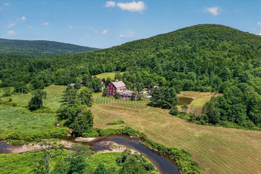 254 Boynton Road, Unit U1 Londonderry, VT 05148 - Photo 3 of 43