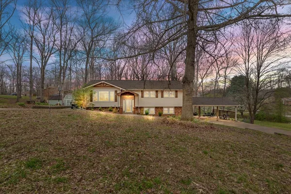 $359,900 | 105 Clearwater Drive, Tennessee Ridge, TN 37178