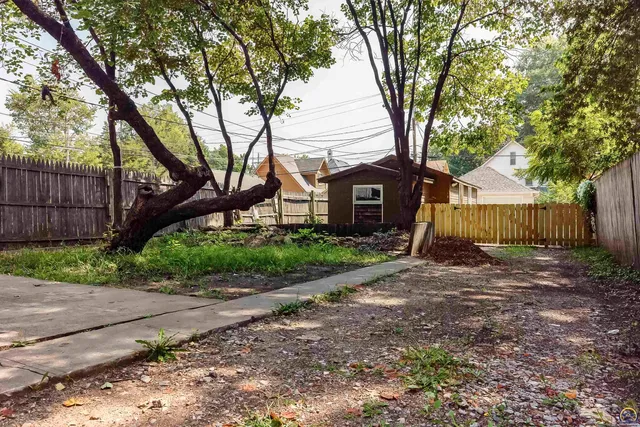 $139,650 | 306 Southwest Clay Street, Topeka, KS 66606