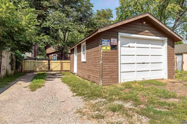 $139,650 | 306 Southwest Clay Street, Topeka, KS 66606