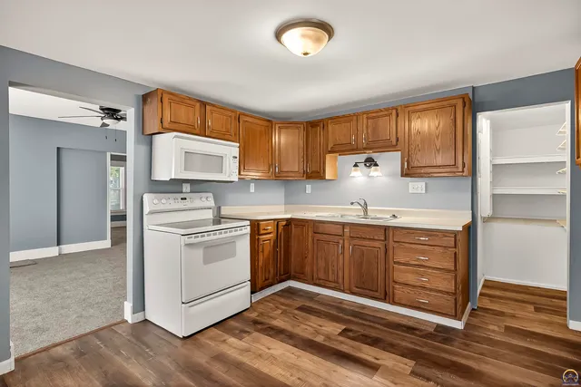 $139,650 | 306 Southwest Clay Street, Topeka, KS 66606