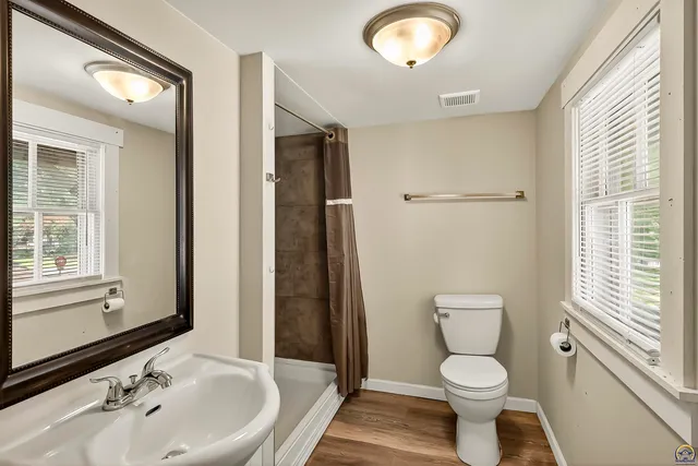 $139,650 | 306 Southwest Clay Street, Topeka, KS 66606