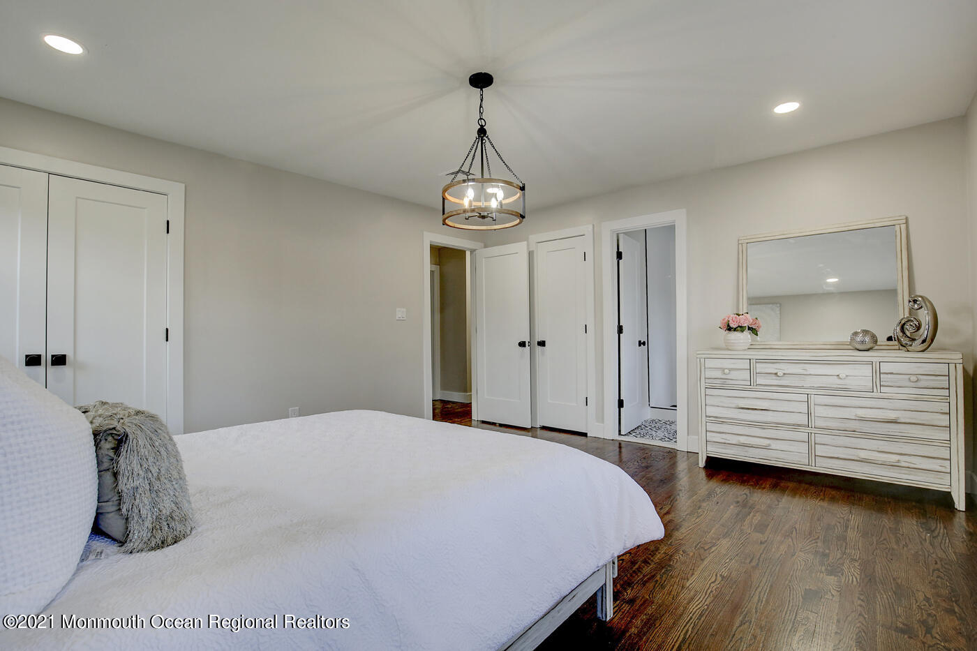 8 Sandybrook Road Manalapan, NJ 07726 - Photo 21 of 34 24 - Master Bedroom