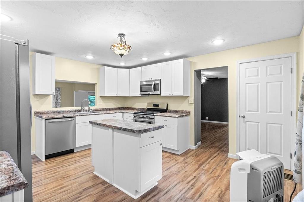 2051 Renton Road Pittsburgh, PA 15239 - Photo 11 of 25 Gallery Image 11