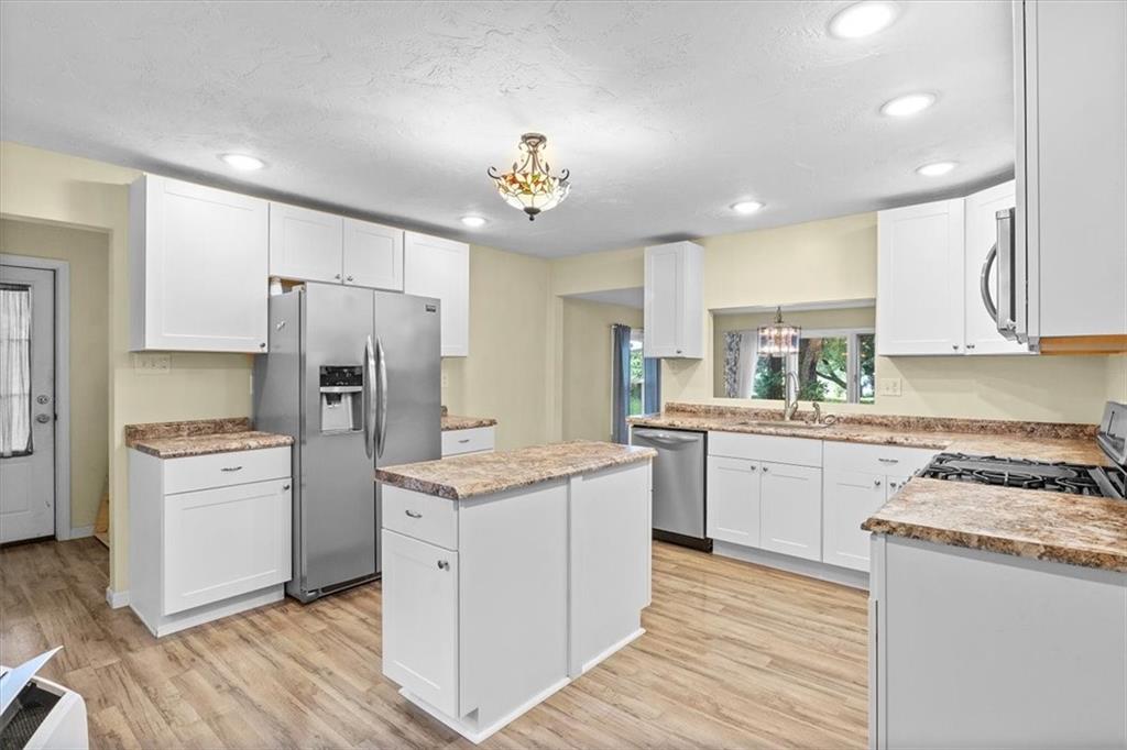 2051 Renton Road Pittsburgh, PA 15239 - Photo 12 of 25 Gallery Image 12