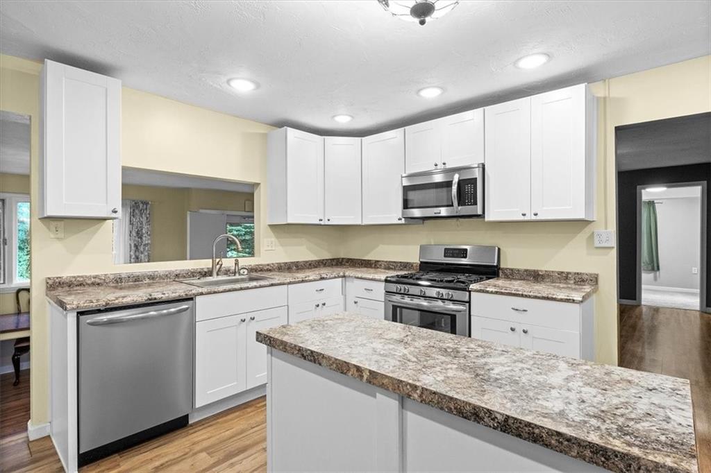 2051 Renton Road Pittsburgh, PA 15239 - Photo 14 of 25 Gallery Image 14