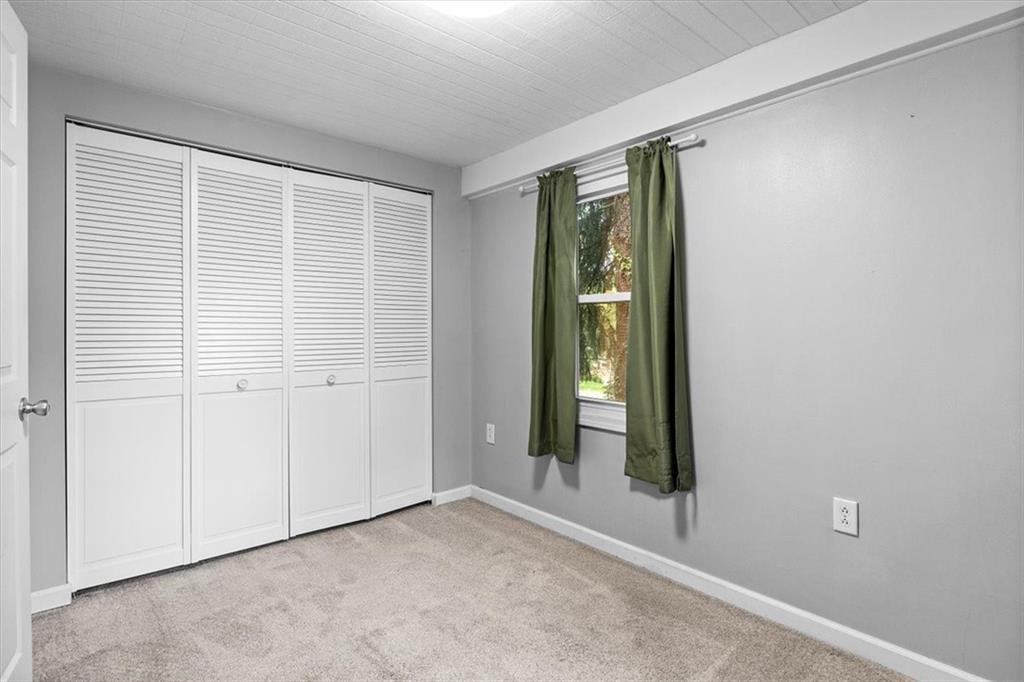 2051 Renton Road Pittsburgh, PA 15239 - Photo 16 of 25 Gallery Image 16