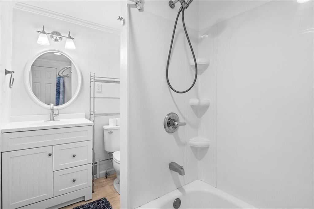 2051 Renton Road Pittsburgh, PA 15239 - Photo 4 of 25 Gallery Image 4