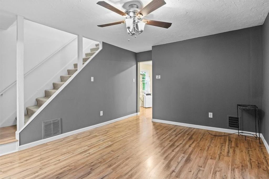 2051 Renton Road Pittsburgh, PA 15239 - Photo 7 of 25 Gallery Image 7