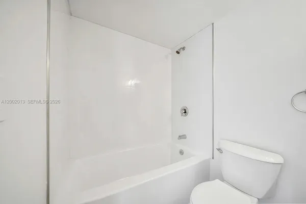 $2,600 | 501 Southwest 1st Street, Unit 502, Miami, FL 33130
