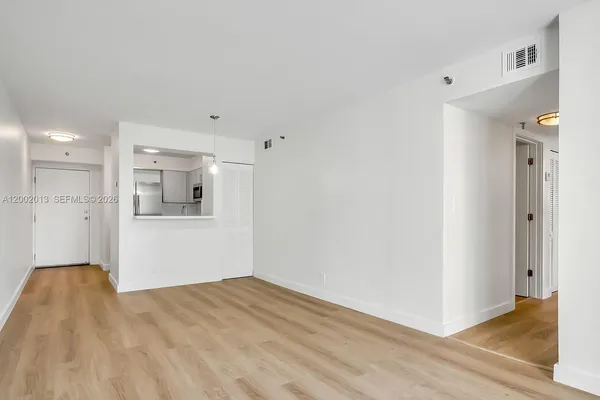 $2,600 | 501 Southwest 1st Street, Unit 502, Miami, FL 33130