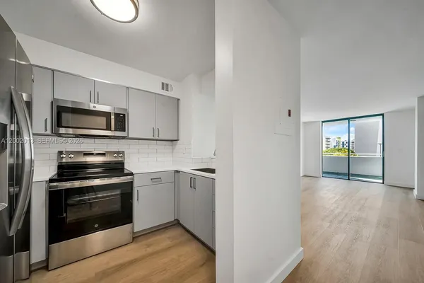 $2,600 | 501 Southwest 1st Street, Unit 502, Miami, FL 33130