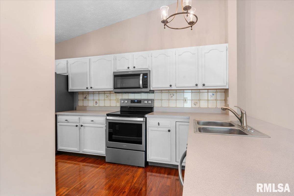 2402 Checkerberry Lane Springfield, IL 62711 - Photo 11 of 30 Gallery Image 11
