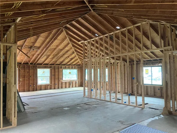 a view of room with ceiling fan