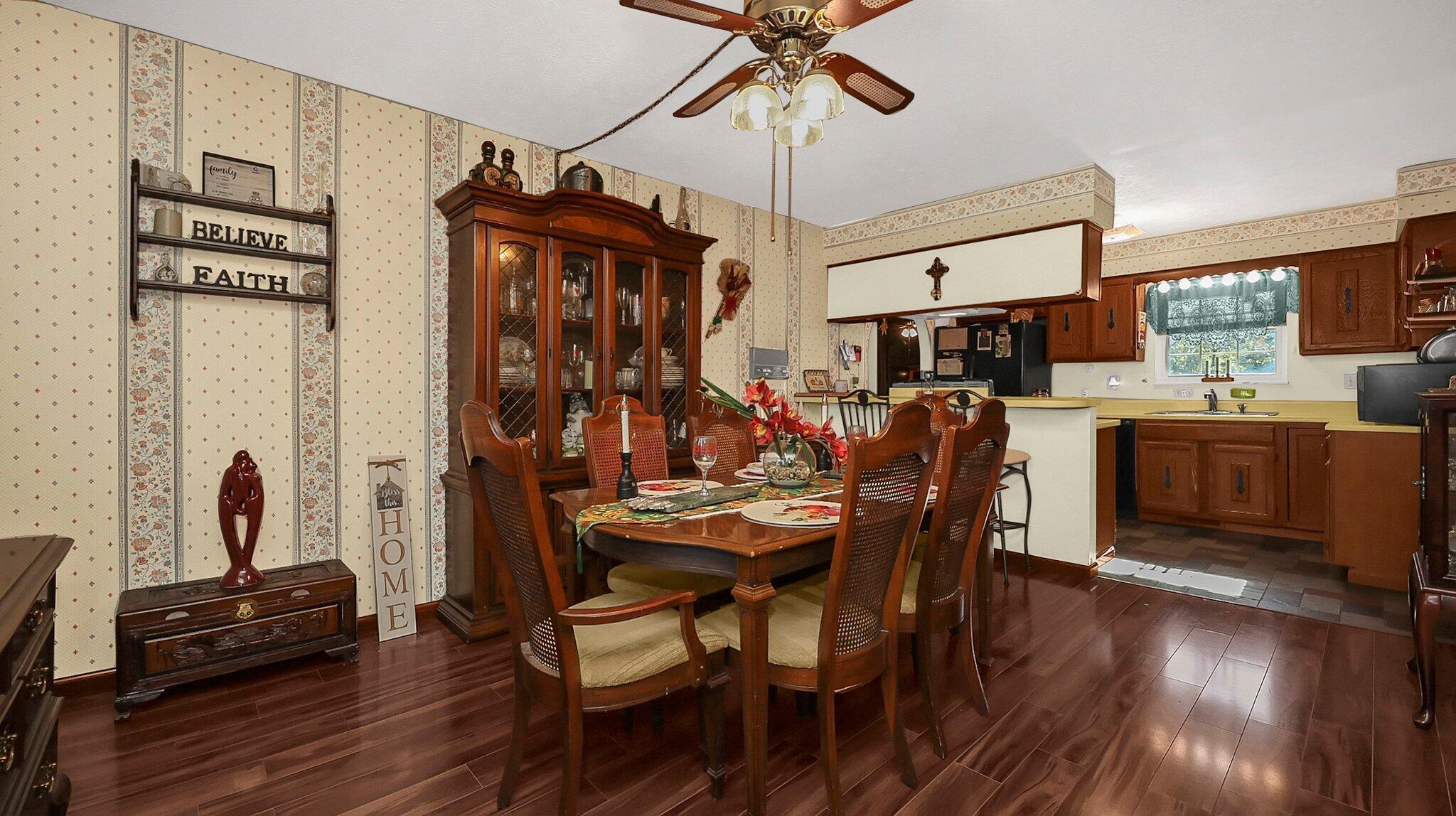 6237 Feder Road Columbus, OH 43228 - Photo 8 of 45 7-web-or-mls-6237-feder-rd