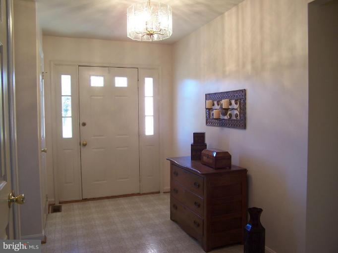 5203 Huntingtown Road Huntingtown, MD 20639 - Photo 7 of 25 Entrance / Foyer