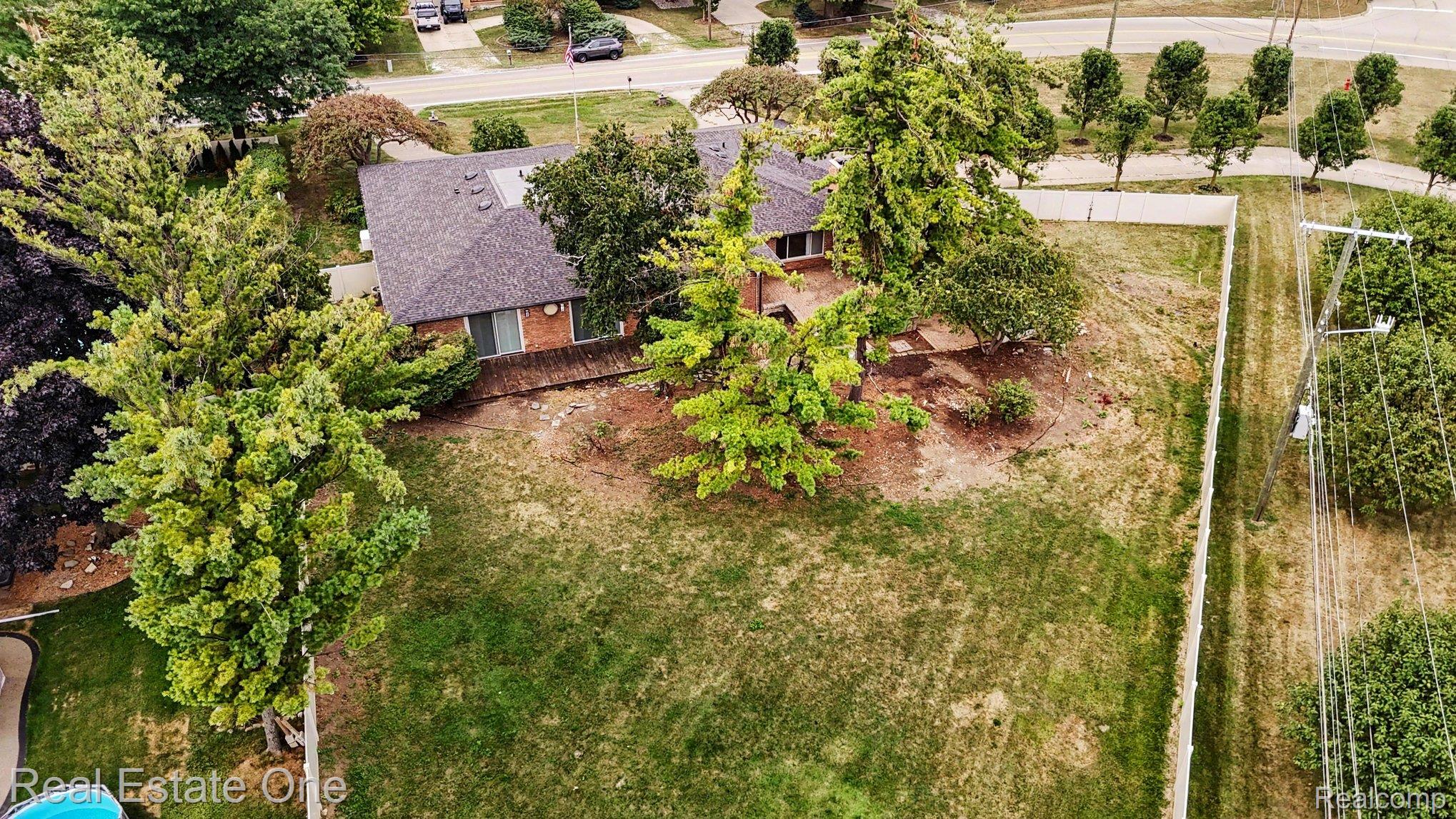 11584 Chicago Road Warren, MI 48093 - Photo 53 of 57 053_file_7259.jpg