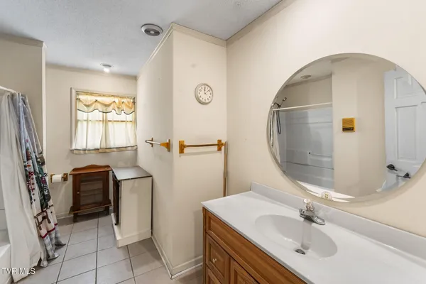 $419,000 | 823 Birdie Drive, Abingdon, VA 24211