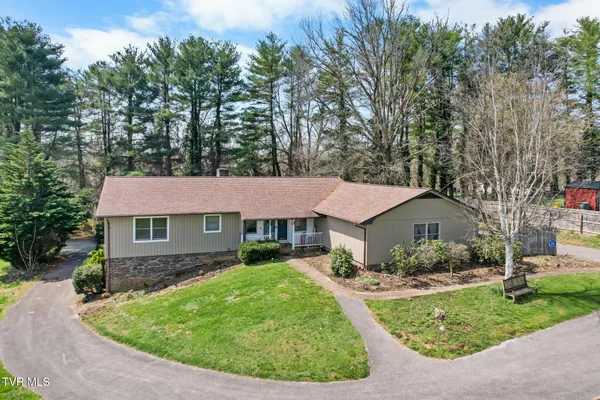 $419,000 | 823 Birdie Drive, Abingdon, VA 24211
