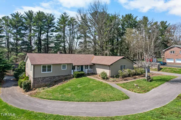 $419,000 | 823 Birdie Drive, Abingdon, VA 24211