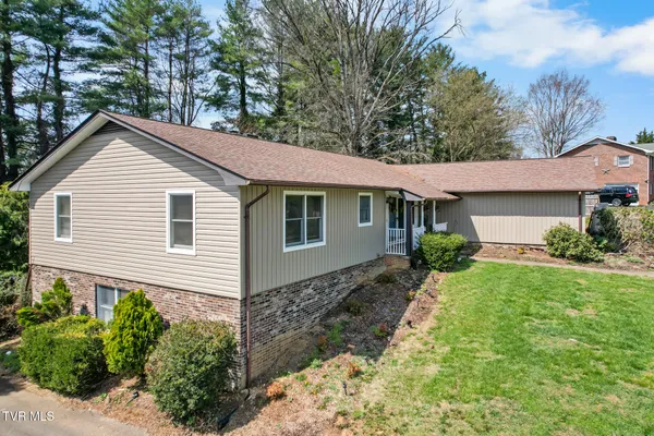 $419,000 | 823 Birdie Drive, Abingdon, VA 24211
