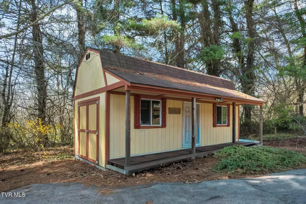 $419,000 | 823 Birdie Drive, Abingdon, VA 24211
