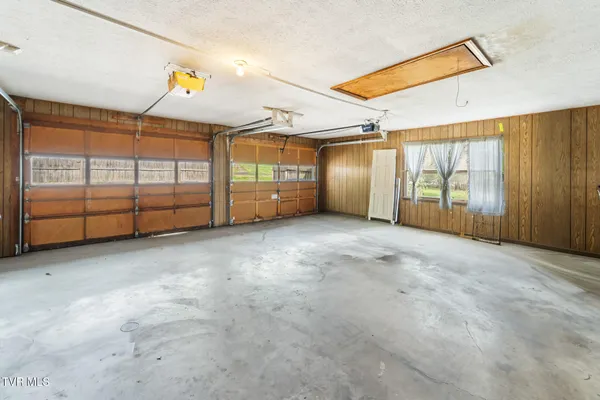 $399,000 | 823 Birdie Drive, Abingdon, VA 24211