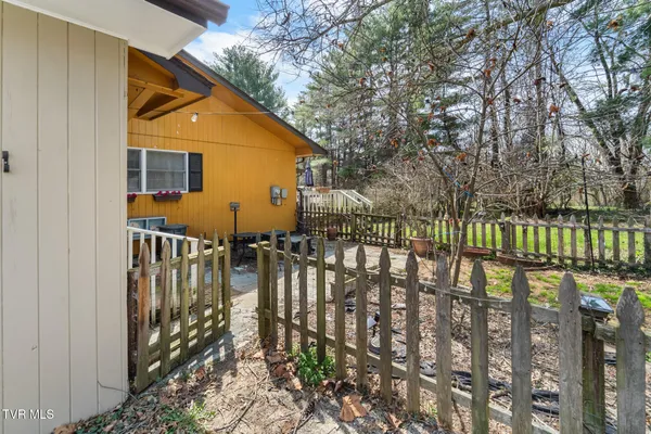 $399,000 | 823 Birdie Drive, Abingdon, VA 24211