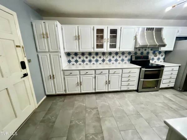 $399,000 | 823 Birdie Drive, Abingdon, VA 24211