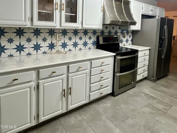 $399,000 | 823 Birdie Drive, Abingdon, VA 24211