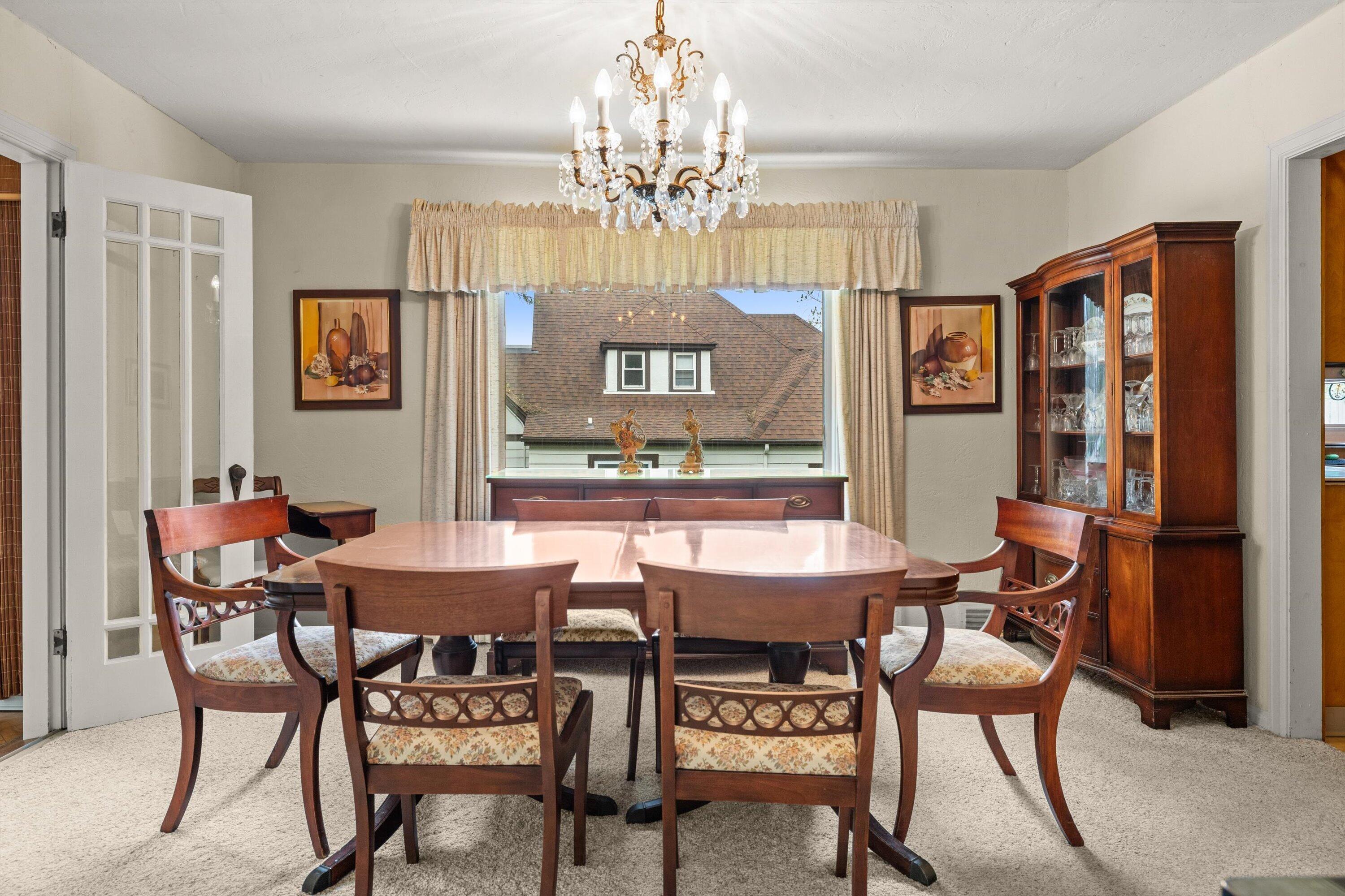 408 Valley Road Twin Lakes, WI 53181 - Photo 9 of 48 Dining room with Vintage/Retro Chandelier - Old Hollywood Glam!