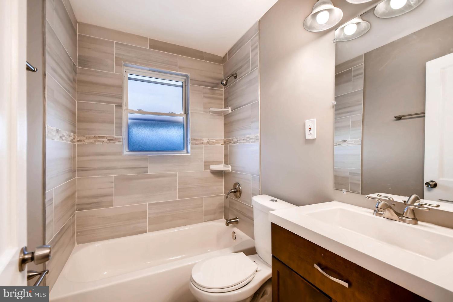2210 Redthorn Road Middle River, MD 21220 - Photo 14 of 30 SUPER FULL BATHROOM #1 OF 2