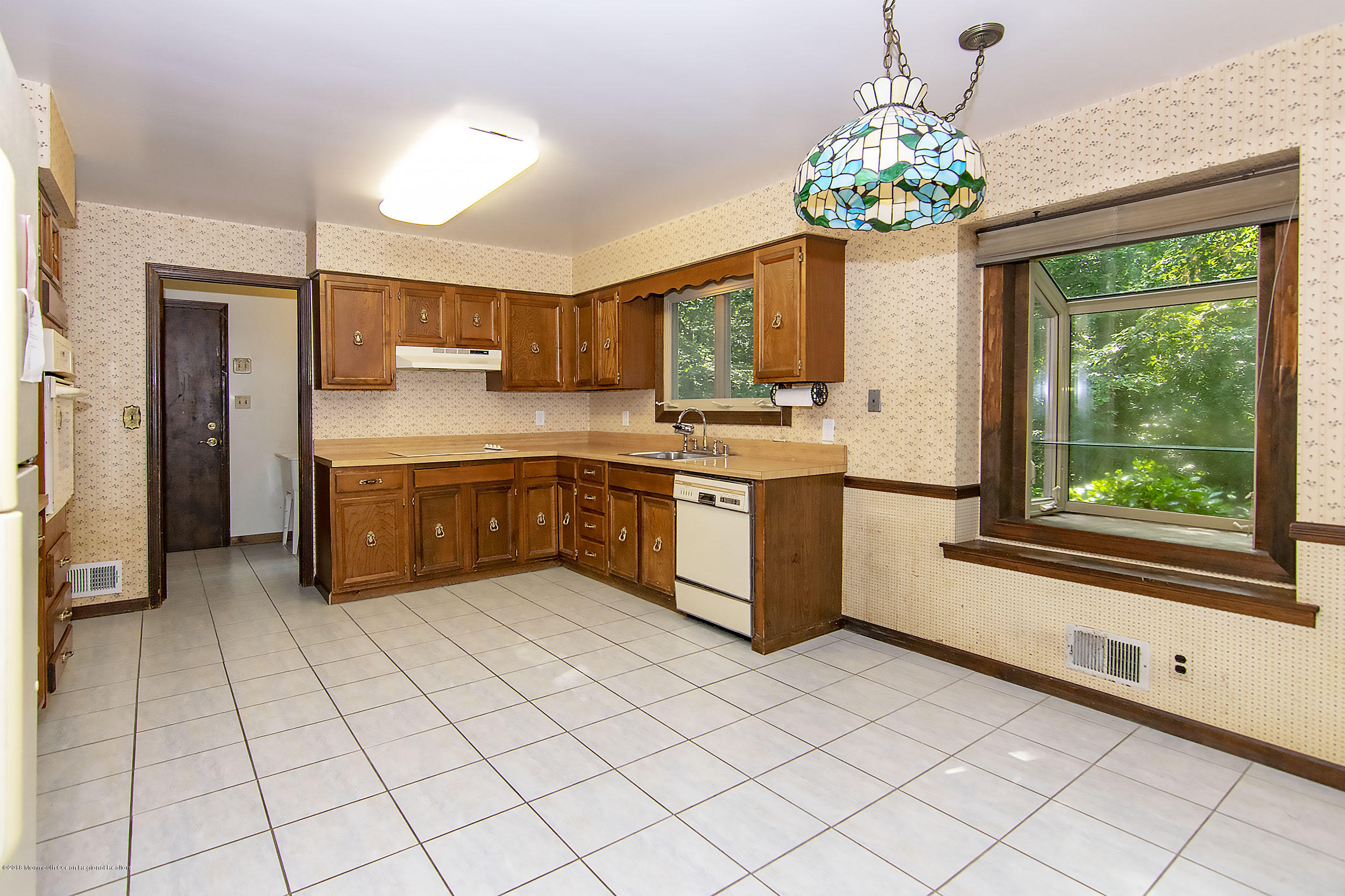 89 Reids Hill Road Morganville, NJ 07751 - Photo 8 of 25 Kitchen