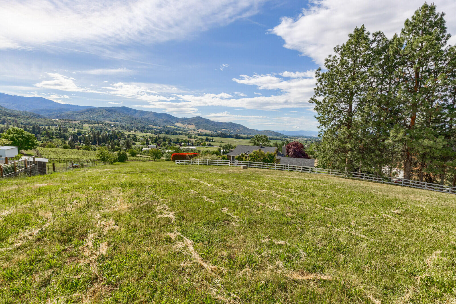 7654 Rapp Lane Talent, OR 97540 - Photo 53 of 87 04_RL_4_mls