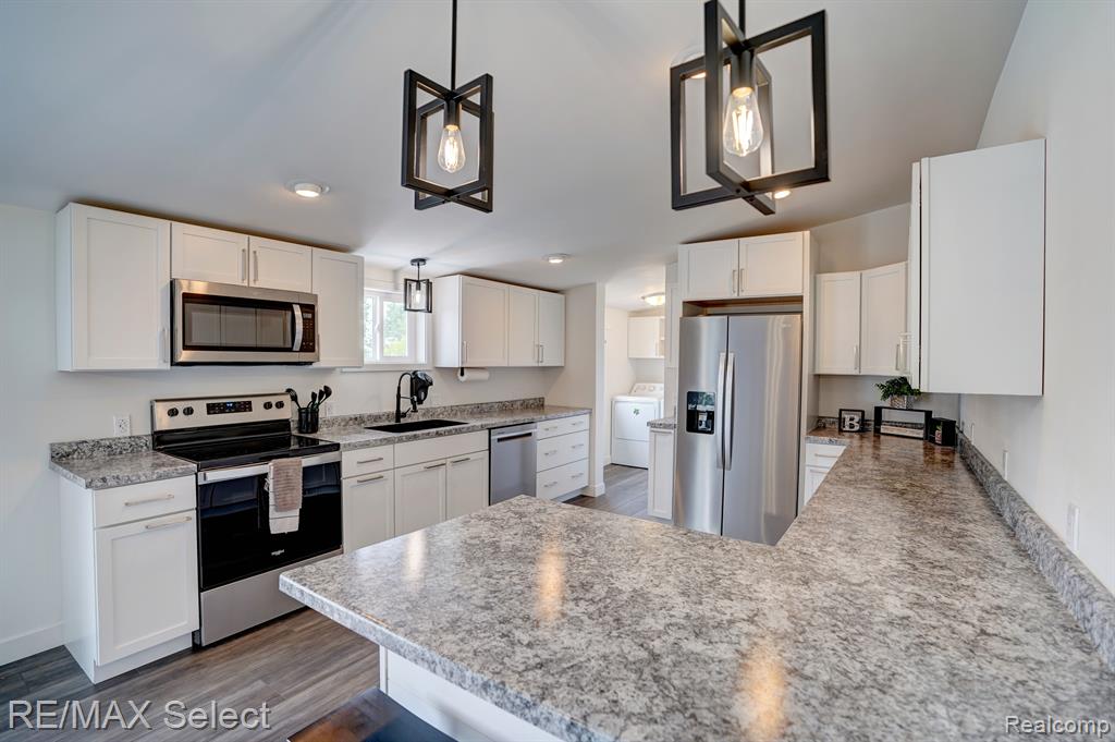 6106 West Carpenter Road Flushing, MI 48433 - Photo 10 of 37